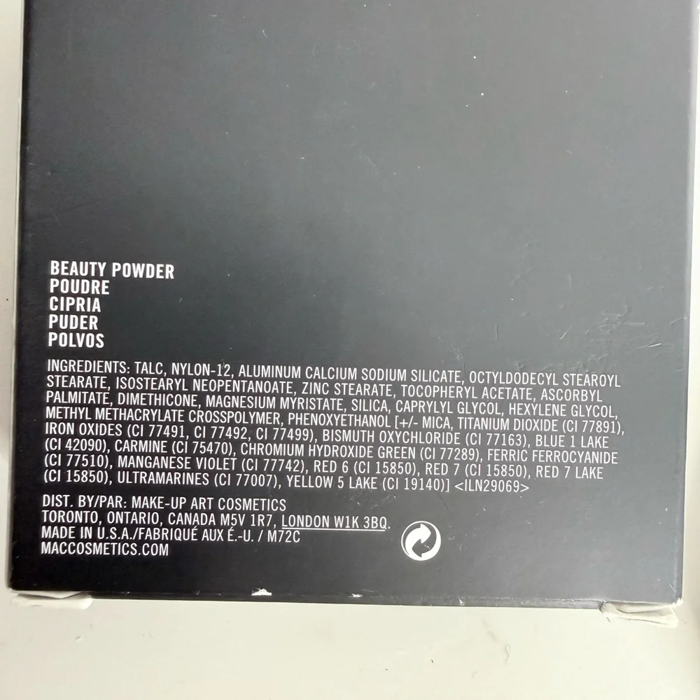 MAC Cosmetics Beauty Powder in Alpha Girl NIB - Picture 4 of 6